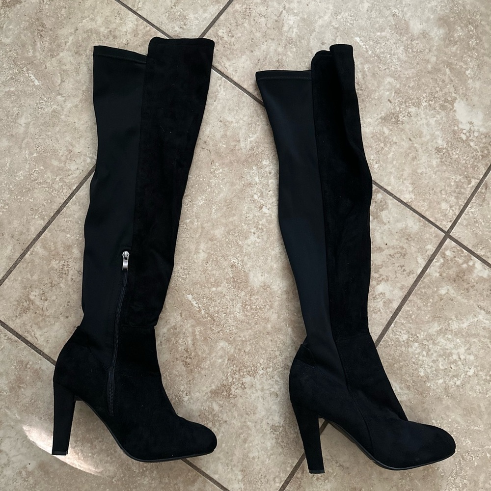 Black knee high Boots